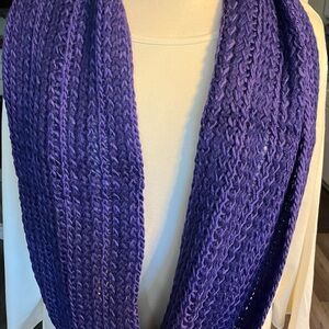 Isaac Mizrahi Purple Knit Scarf. Round